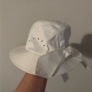 betmar White Knotted Bucket Hat